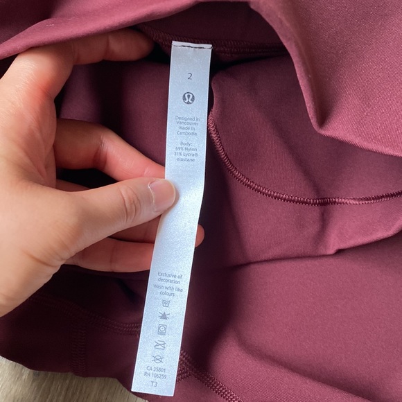 Wunder under crop 21” luxtreme red merlot size 2 lululemon nwt - Picture 5 of 11
